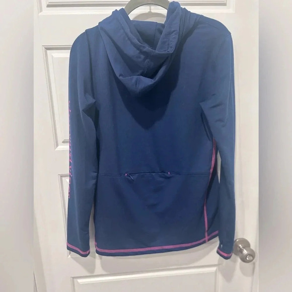 VINEYARD VINES performance hooded long sleeve. Size small - Picture 3 of 5